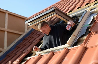 Pose de fenêtres de toit Velux à Moudeyres